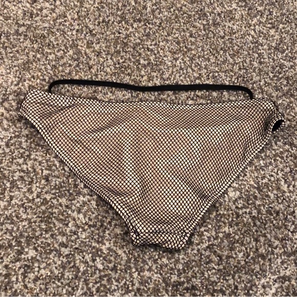 Bikini - Gold and Black Mesh Overlay🤩 - Picture 9 of 9